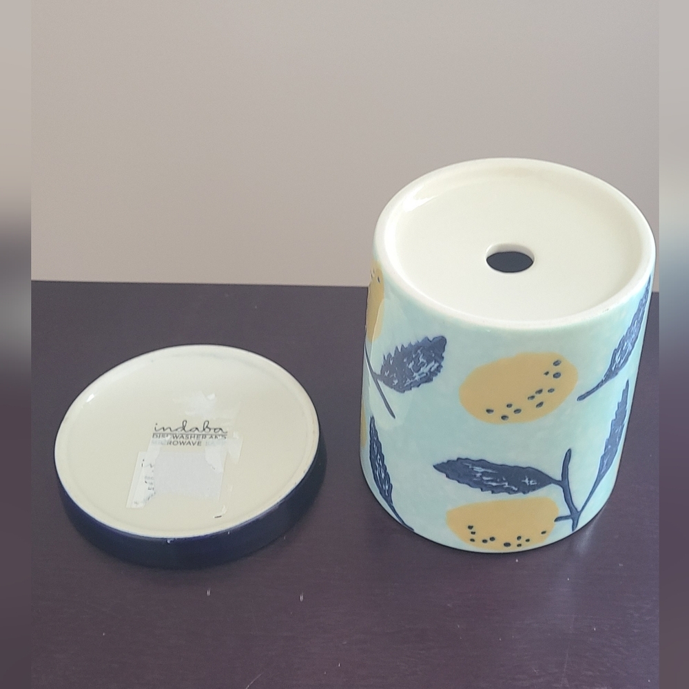 2 Pavo Planter | Patterned Ceramic Planter - Picture 4 of 10